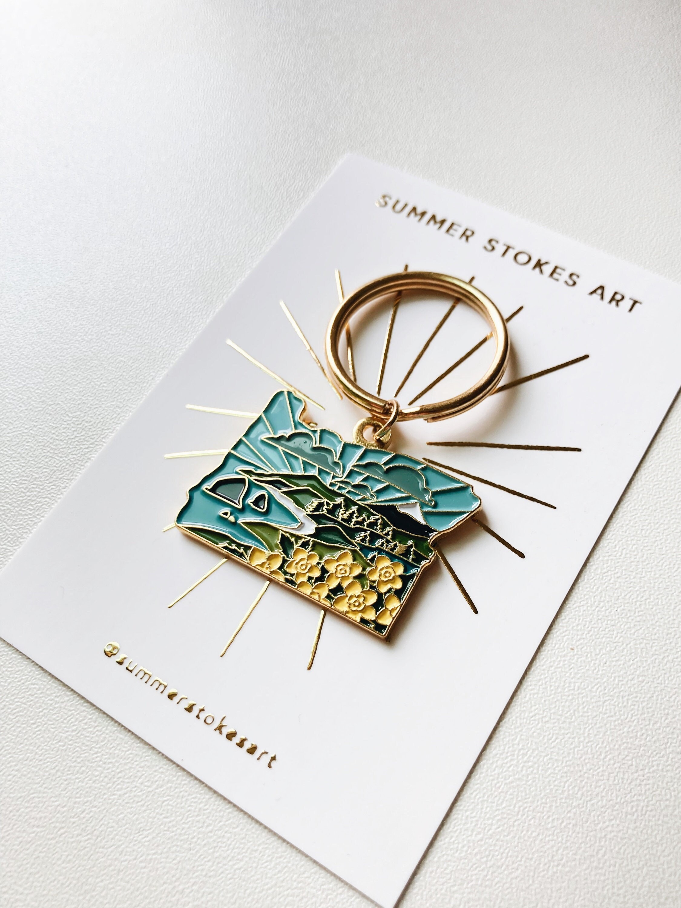 Oregon Gold Enamel Keychain | Oregon Outline Key Ring | Soft Enamel Illustrated State Keychain 1.5&quot;