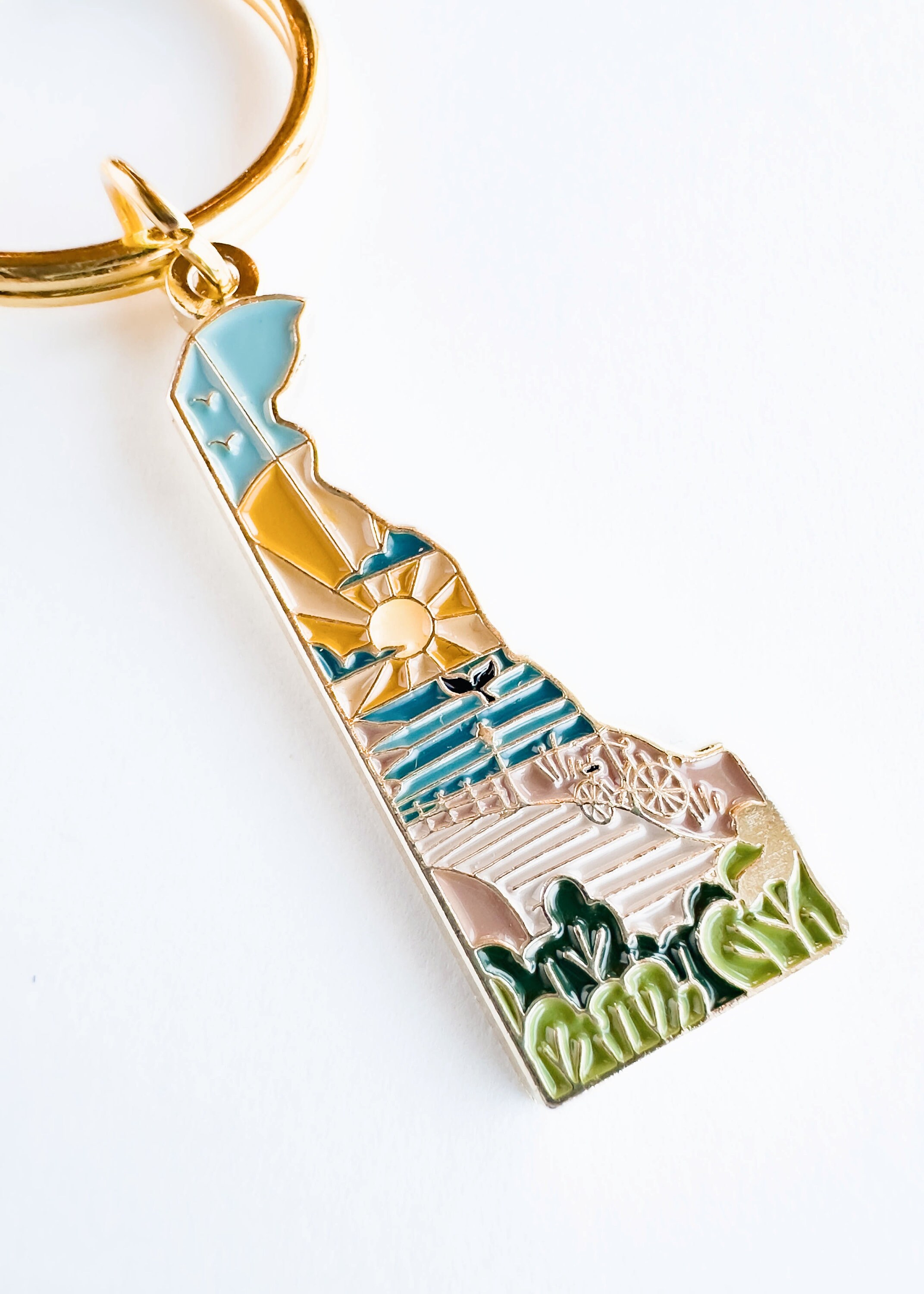 Delaware Soft Enamel Keychain | Delaware Outline Key Ring | Illustrated State Keychain 1.5&quot;