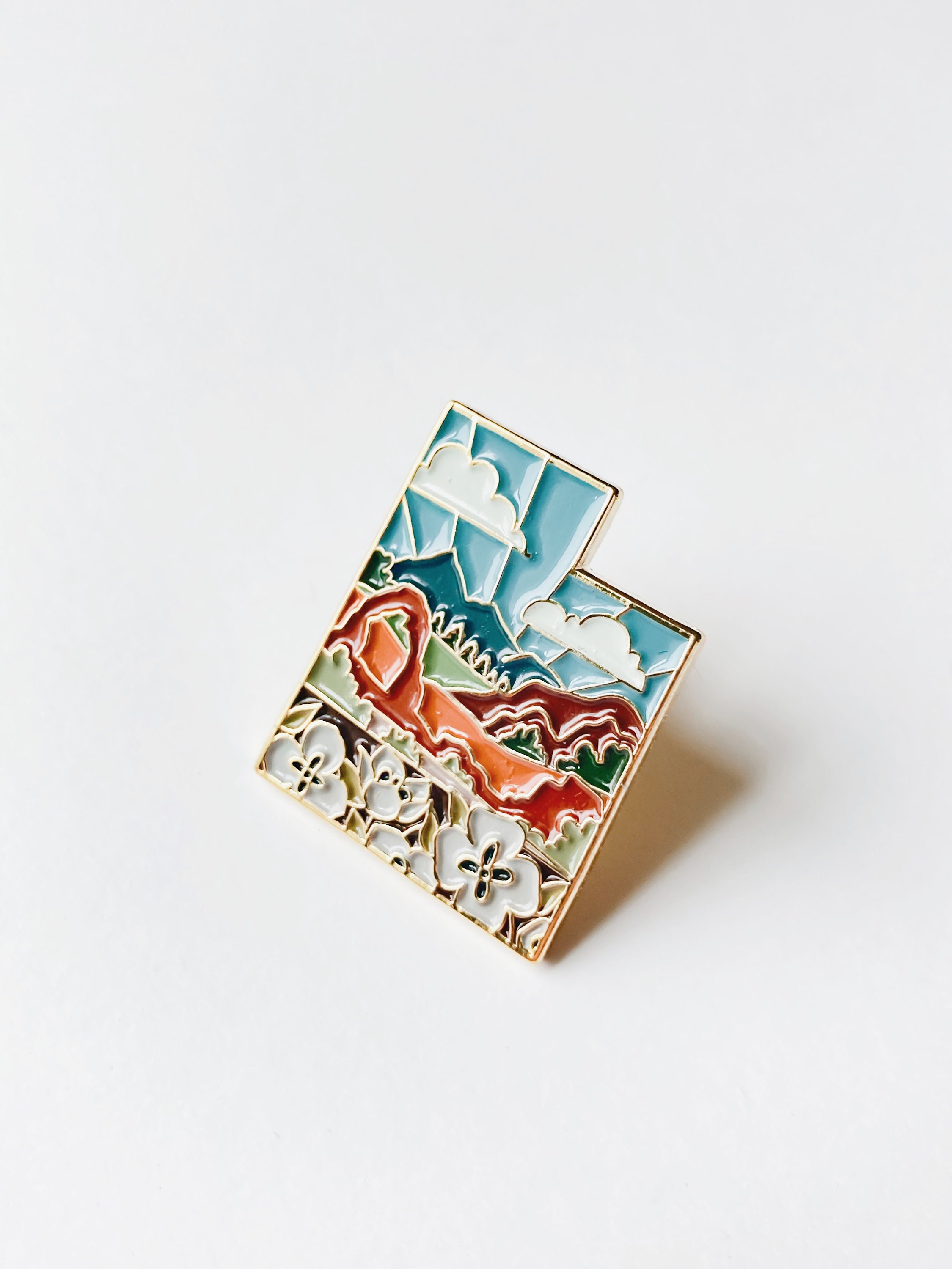 Utah Enamel Pin | Gold Soft Enamel Pin | Illustrated United State Pin | Butterfly Clasp | 1.25&quot;