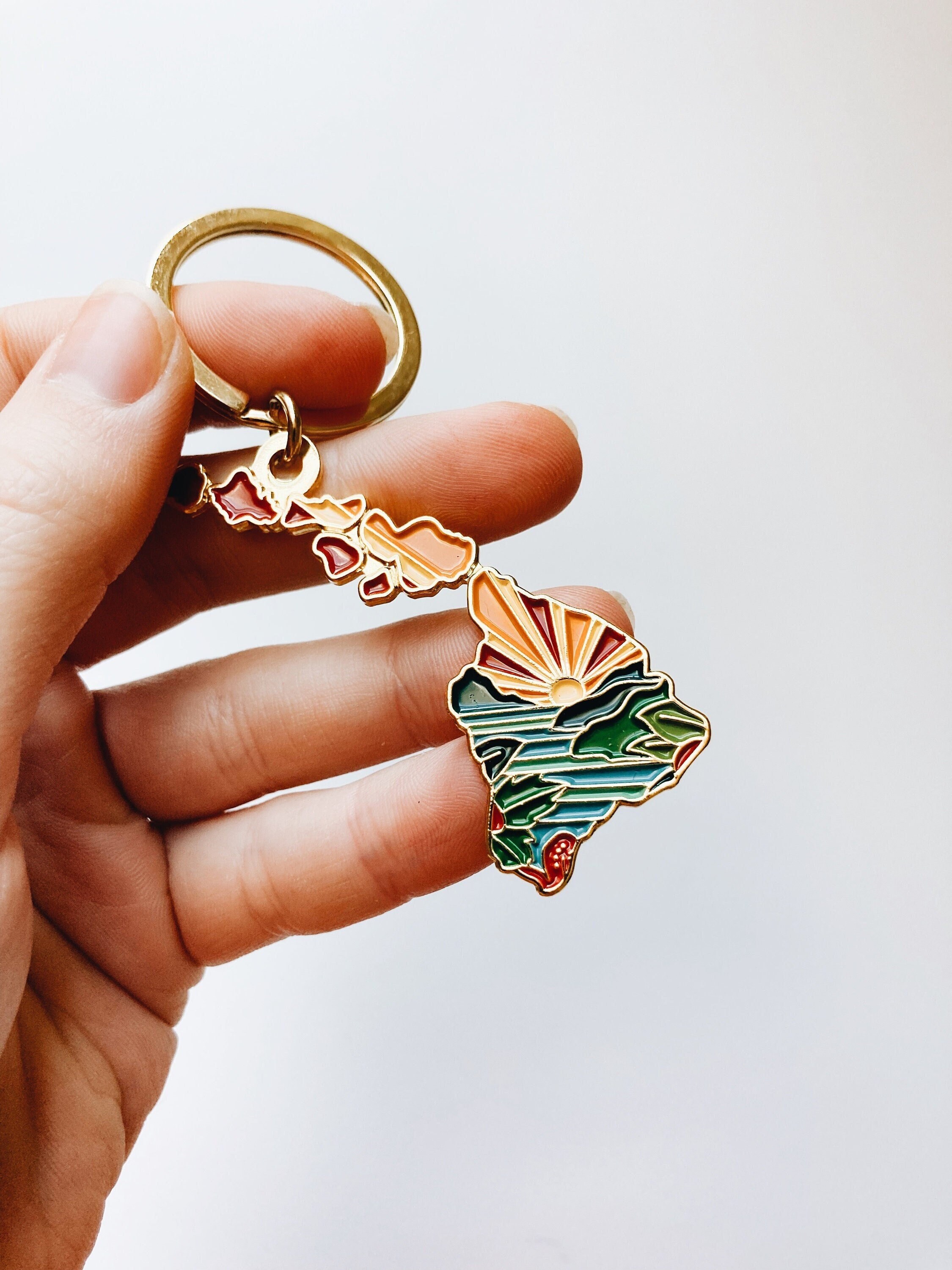Hawaii Gold Enamel Keychain | Hawaii Outline Key Ring | Soft Enamel Illustrated State Keychain 1.75&quot;