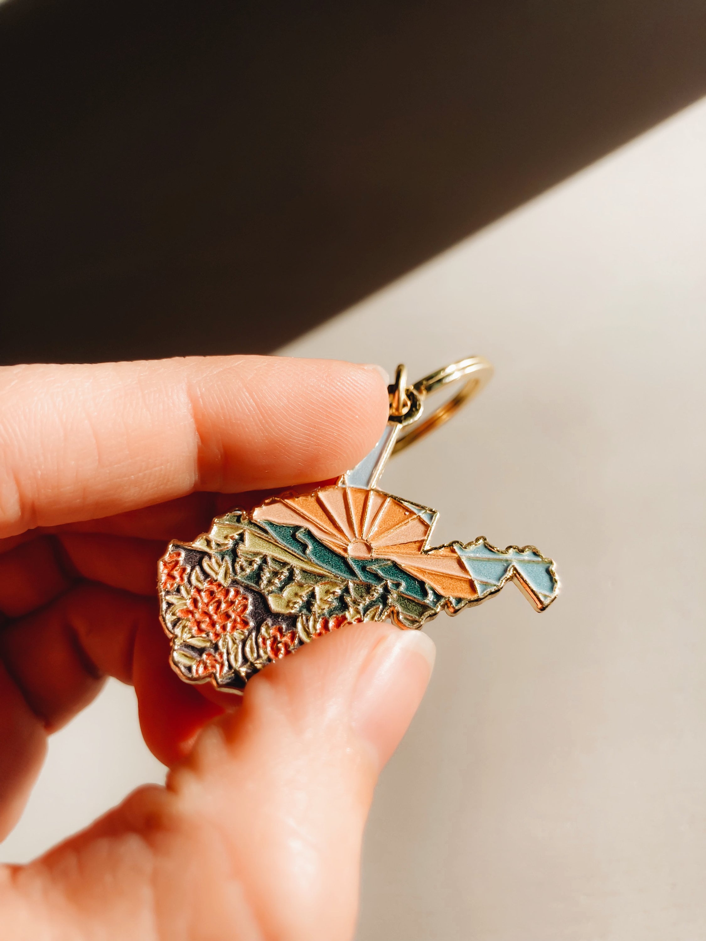 West Virginia Soft Enamel Keychain 1.5&quot; | West Virginia Outline Key Ring | Illustrated State Keychain