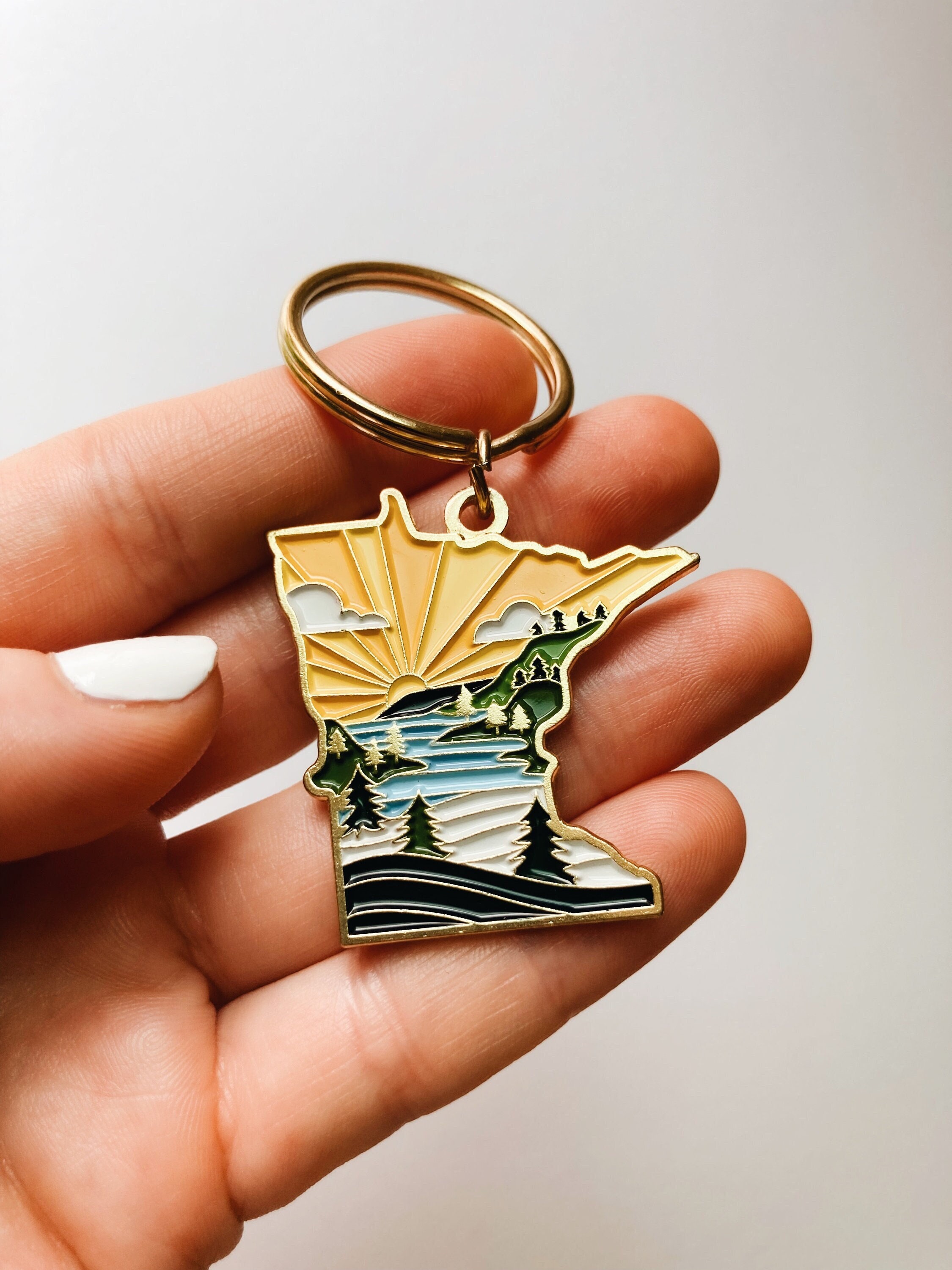 Minnesota Soft Enamel Keychain | Minnesota Outline Key Ring | Illustrated State Keychain 1.5&quot;