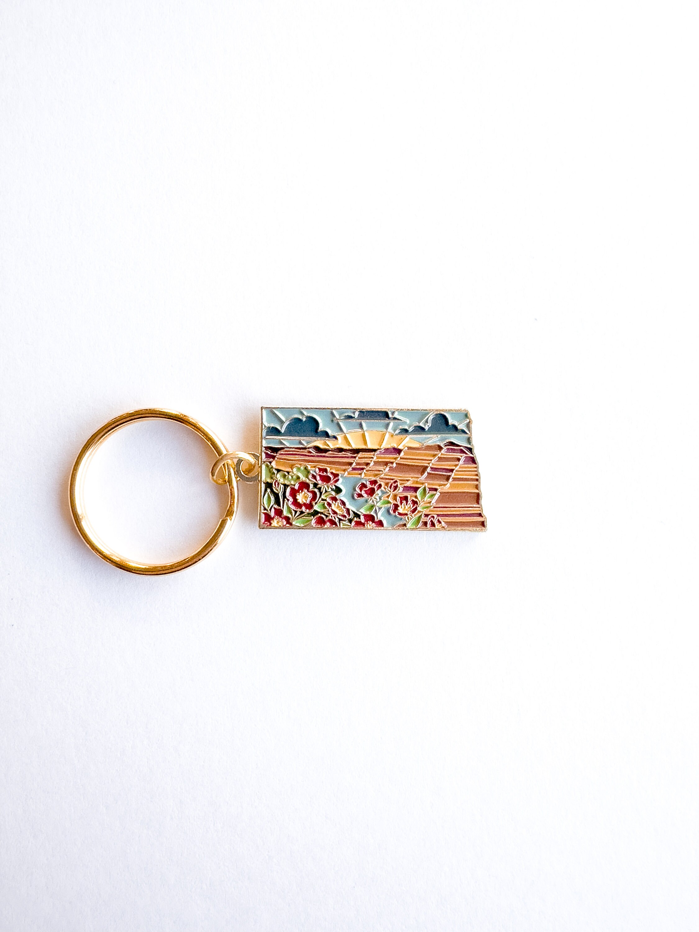 North Dakota Soft Enamel Keychain | North Dakota Outline Key Ring | Illustrated State Keychain 1.5&quot;