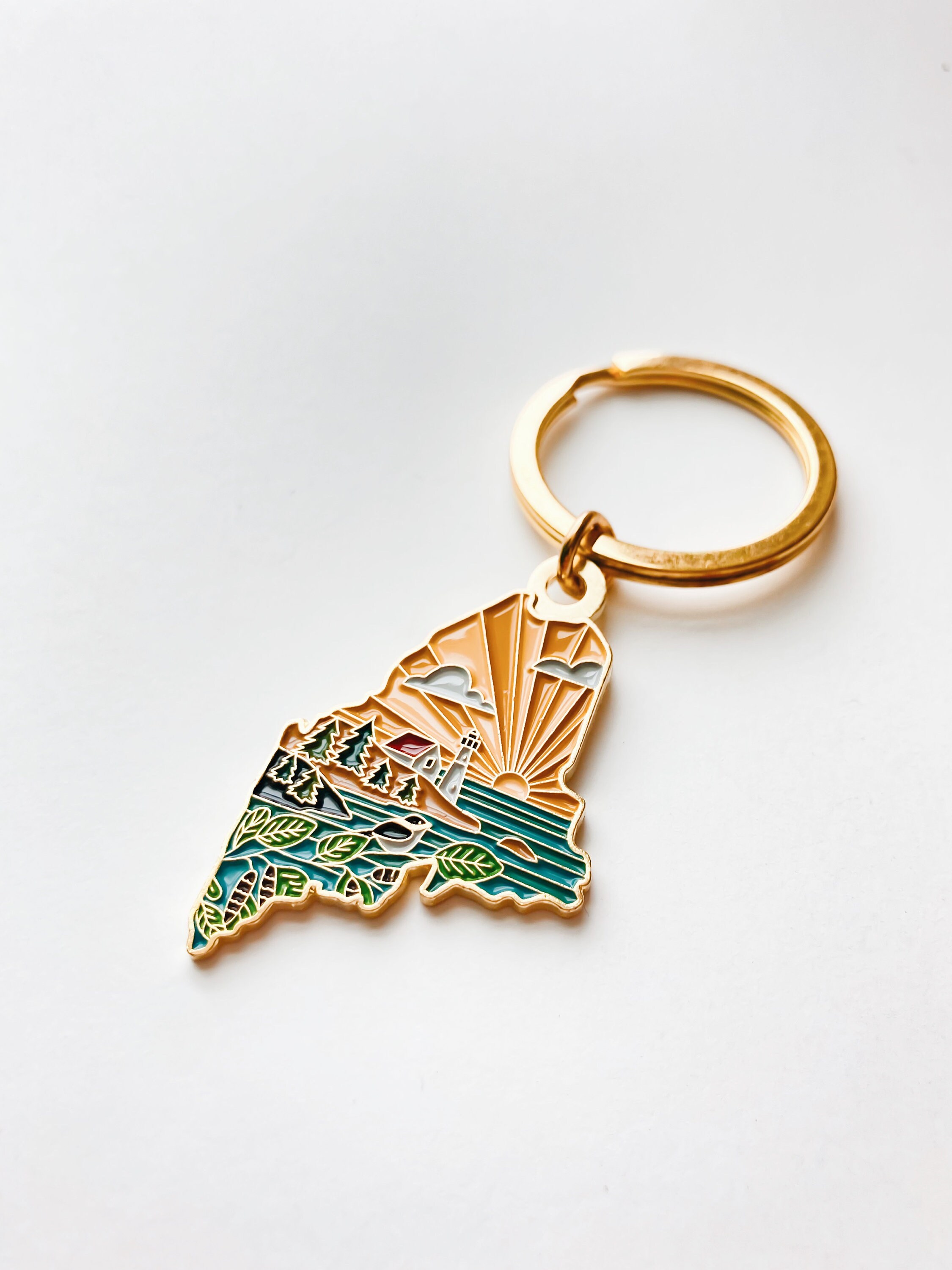 Maine Gold Enamel Keychain | Maine State Key Ring | Soft Enamel Illustrated State Keychain 1.5&quot;