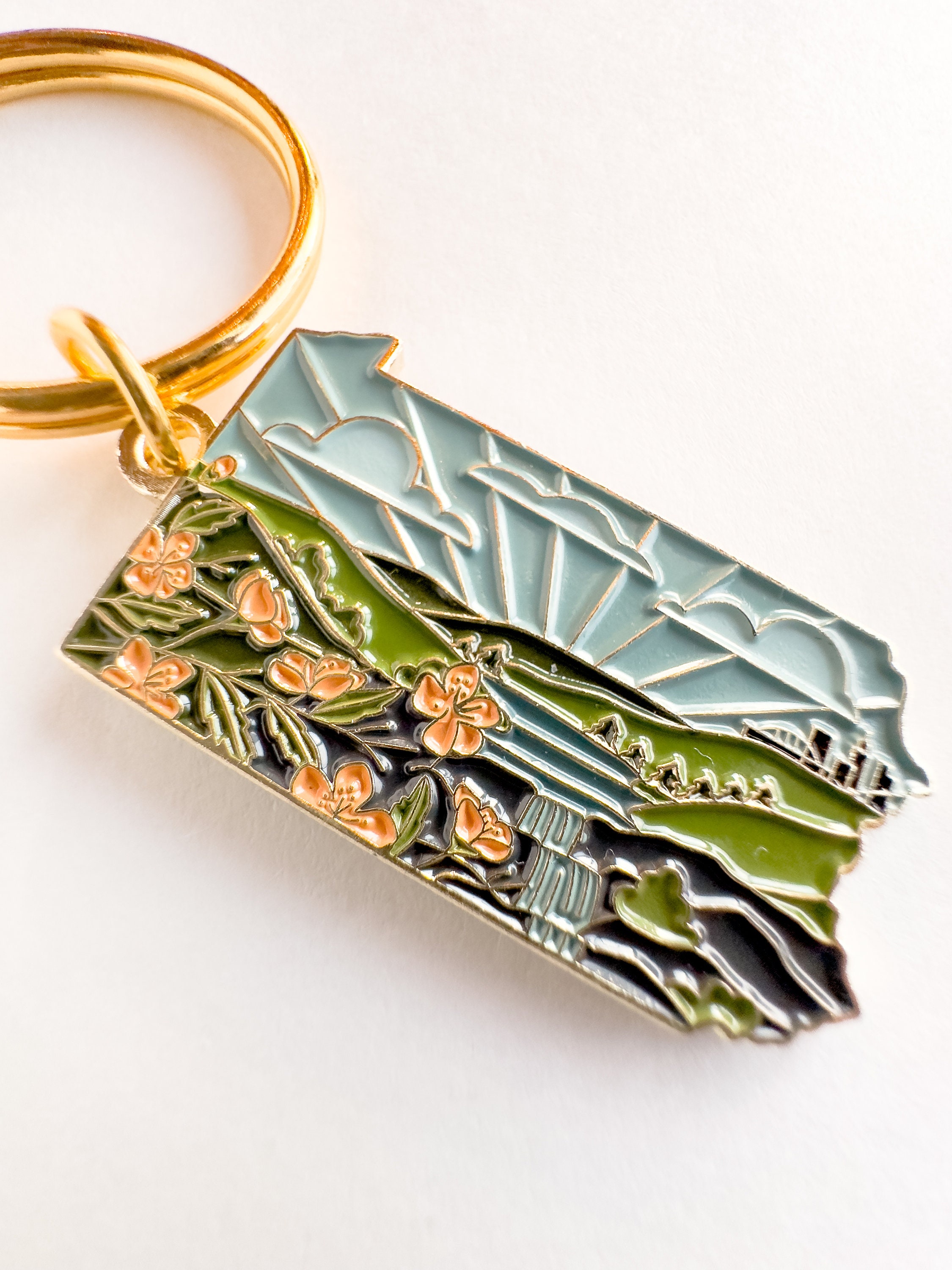 Pennsylvania Soft Enamel Keychain | Washington Outline Key Ring | Illustrated State Keychain 1.5&quot;