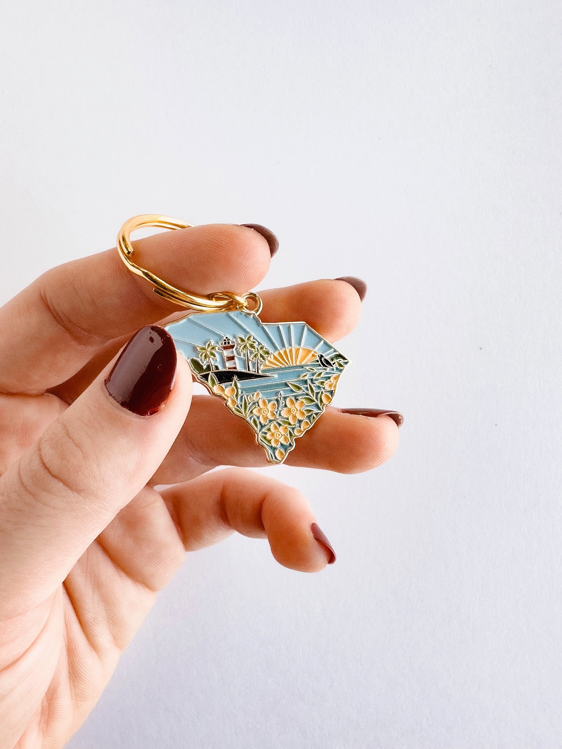 South Carolina Soft Enamel Keychain | South Carolina Outline Key Ring | Illustrated State Keychain 1.5&quot;