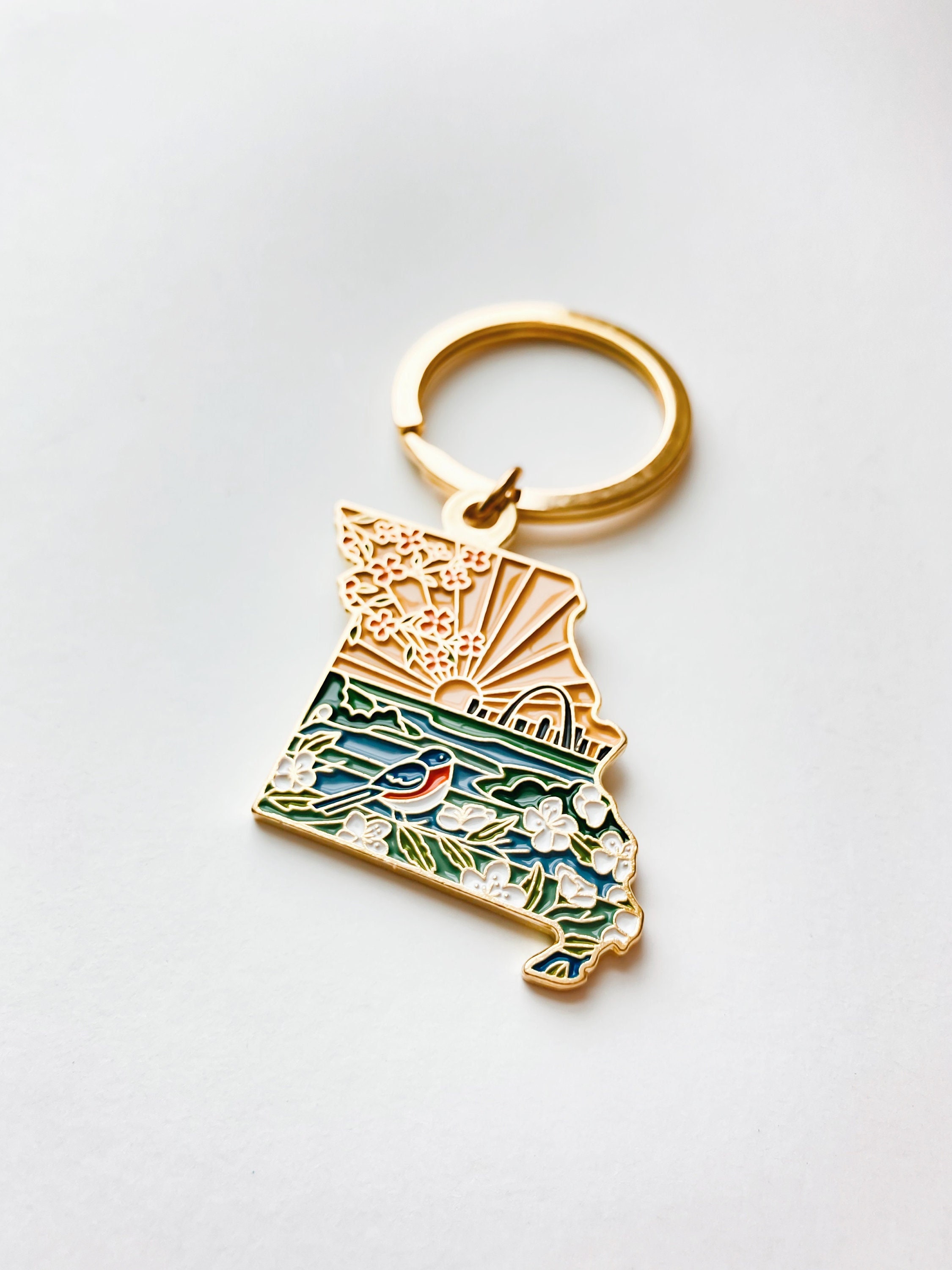 Missouri Gold Enamel Keychain | Missouri State Key Ring | Soft Enamel Illustrated State Keychain 1.5&quot;