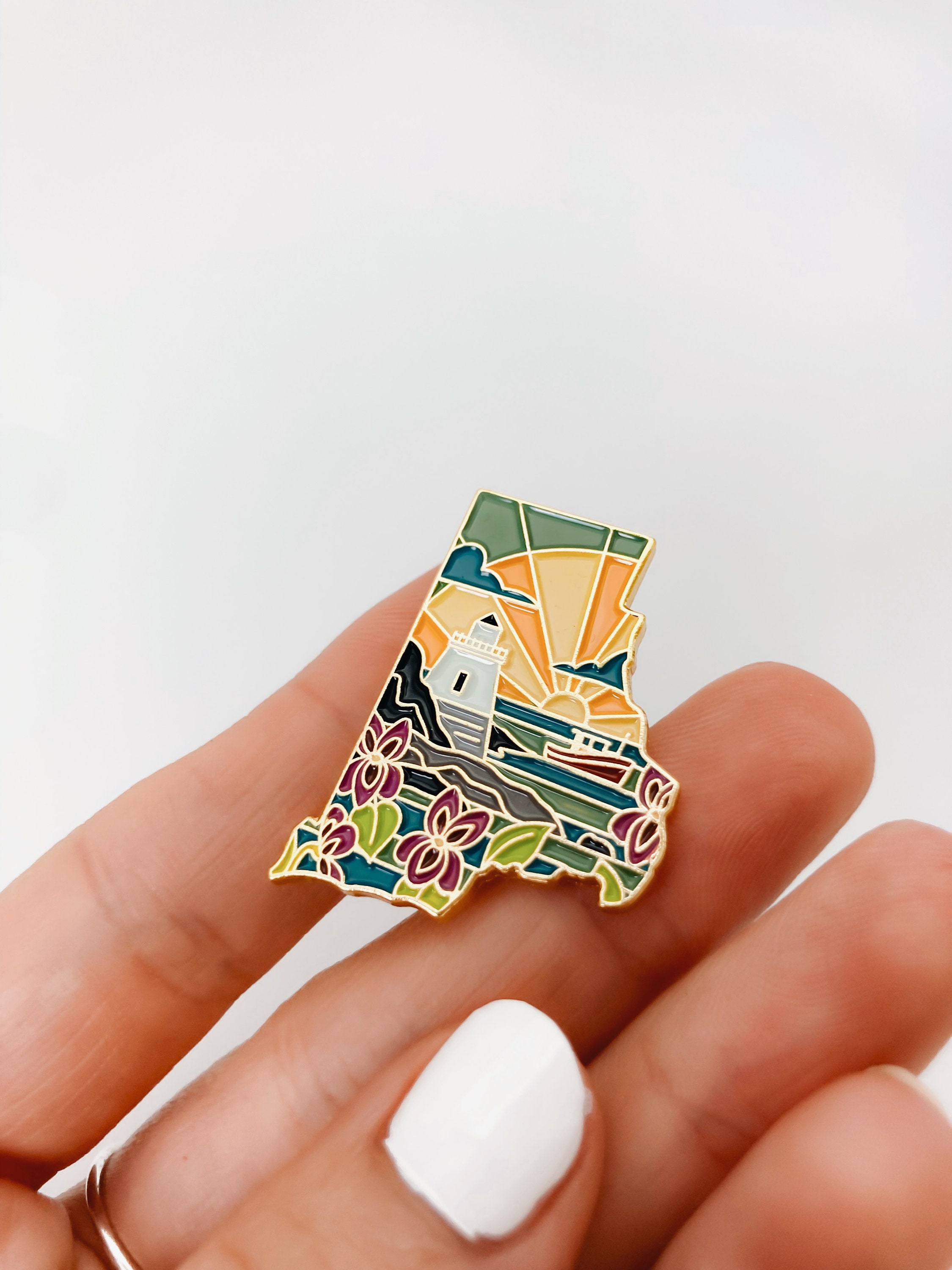 Rhode Island Enamel Pin | Rhode Island Outline Pin | Illustrated State Pin | Butterfly Clasp | 1&quot;