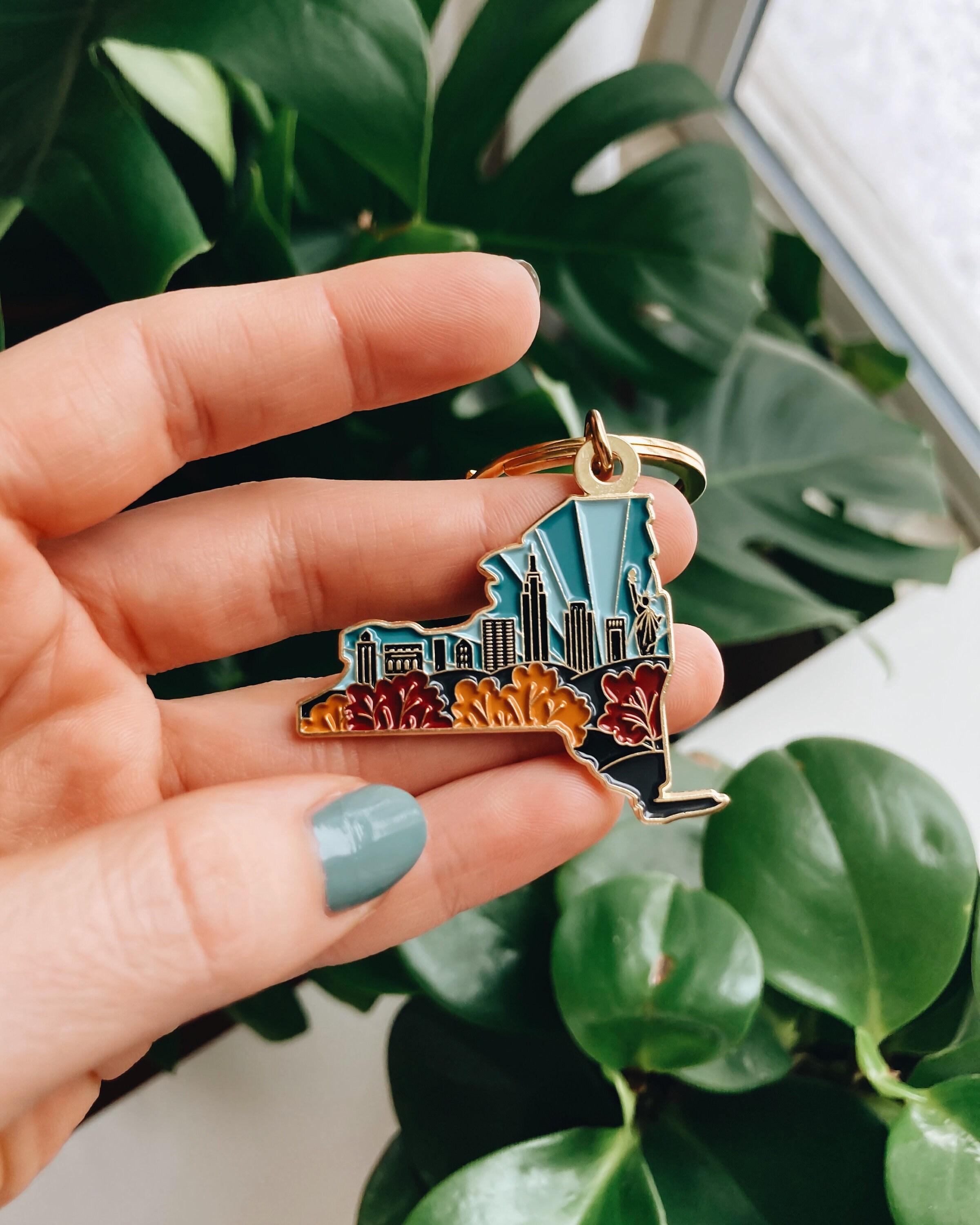 New York Gold Enamel Keychain | New York State Key Ring | Soft Enamel Illustrated State Keychain 1.5&quot;