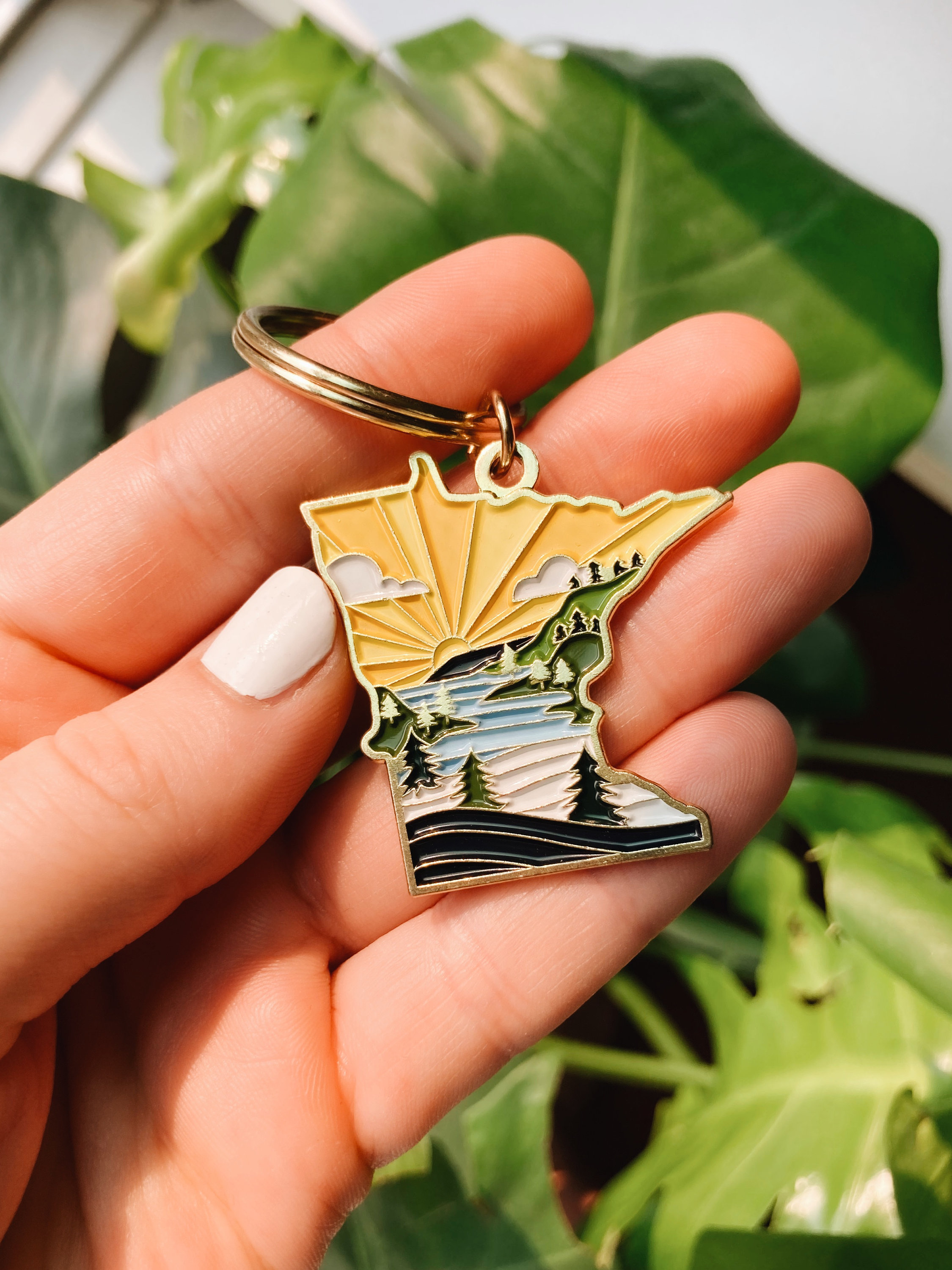 Minnesota Soft Enamel Keychain | Minnesota Outline Key Ring | Illustrated State Keychain 1.5&quot;