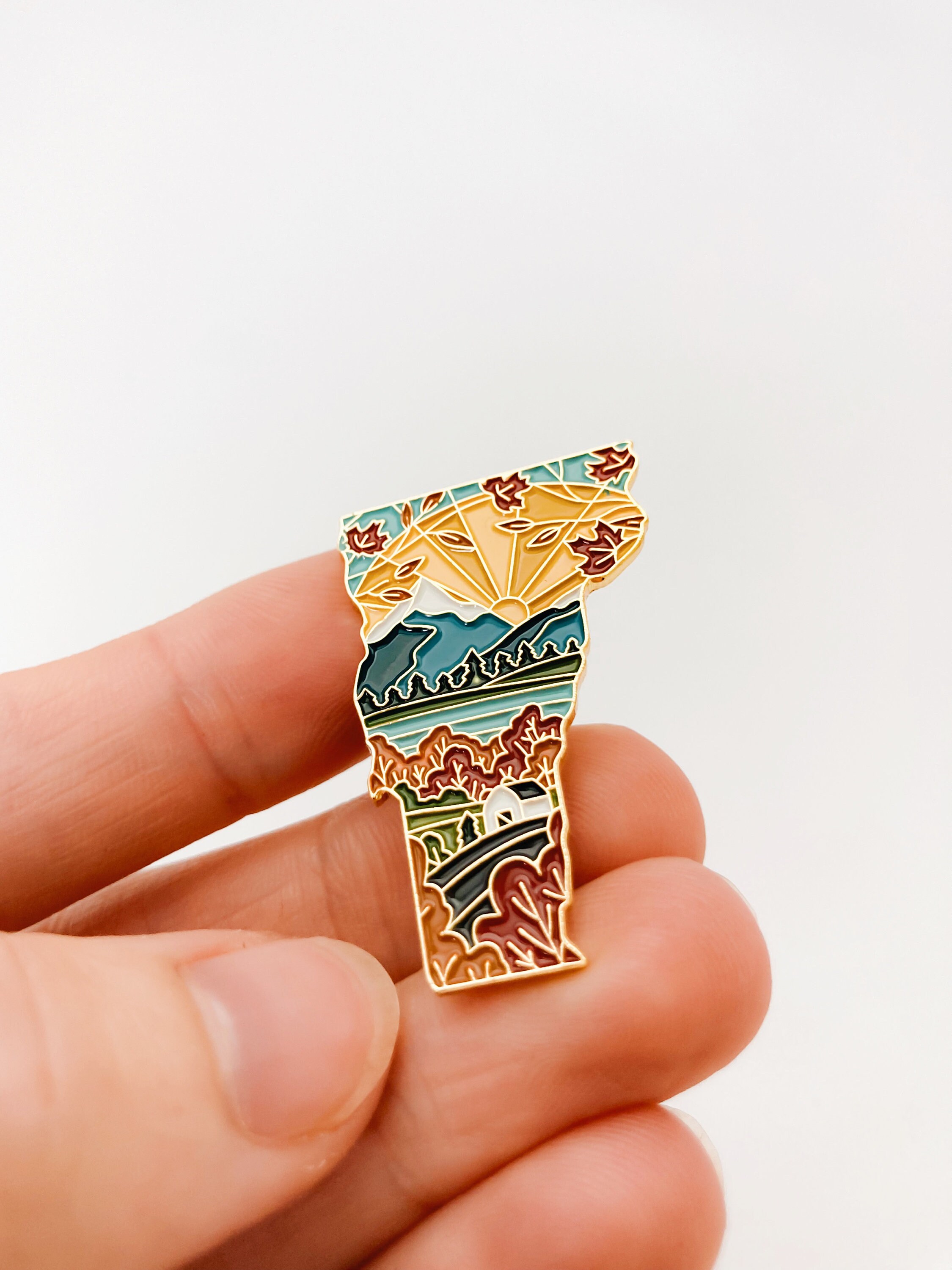 Vermont Enamel Pin | Vermont Outline Pin | Illustrated State Pin | Butterfly Clasp | 1&quot;
