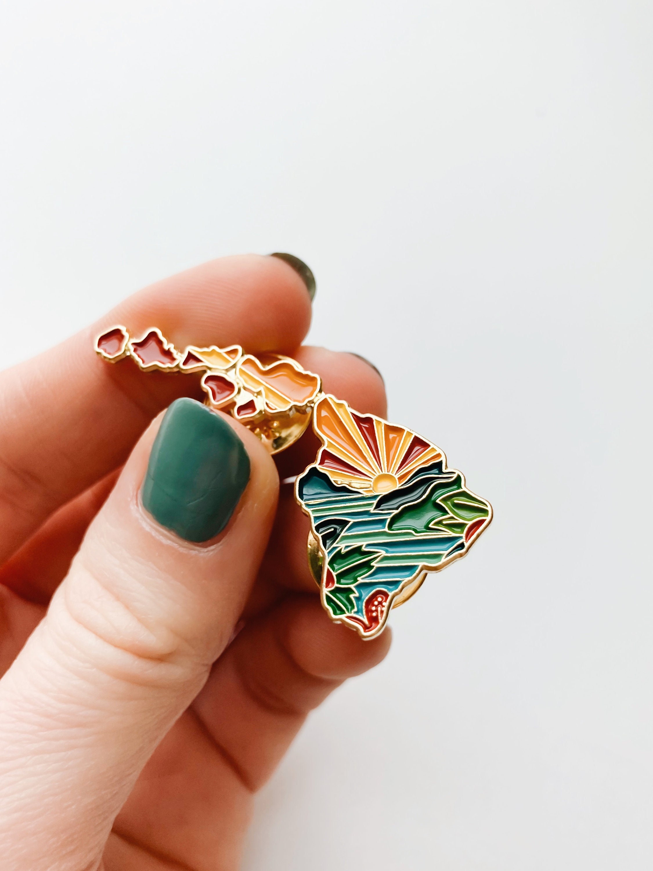 Hawaii Enamel Pin | Gold Soft Enamel Pin | Illustrated United State Pin | Butterfly Clasp | 1.25&quot;