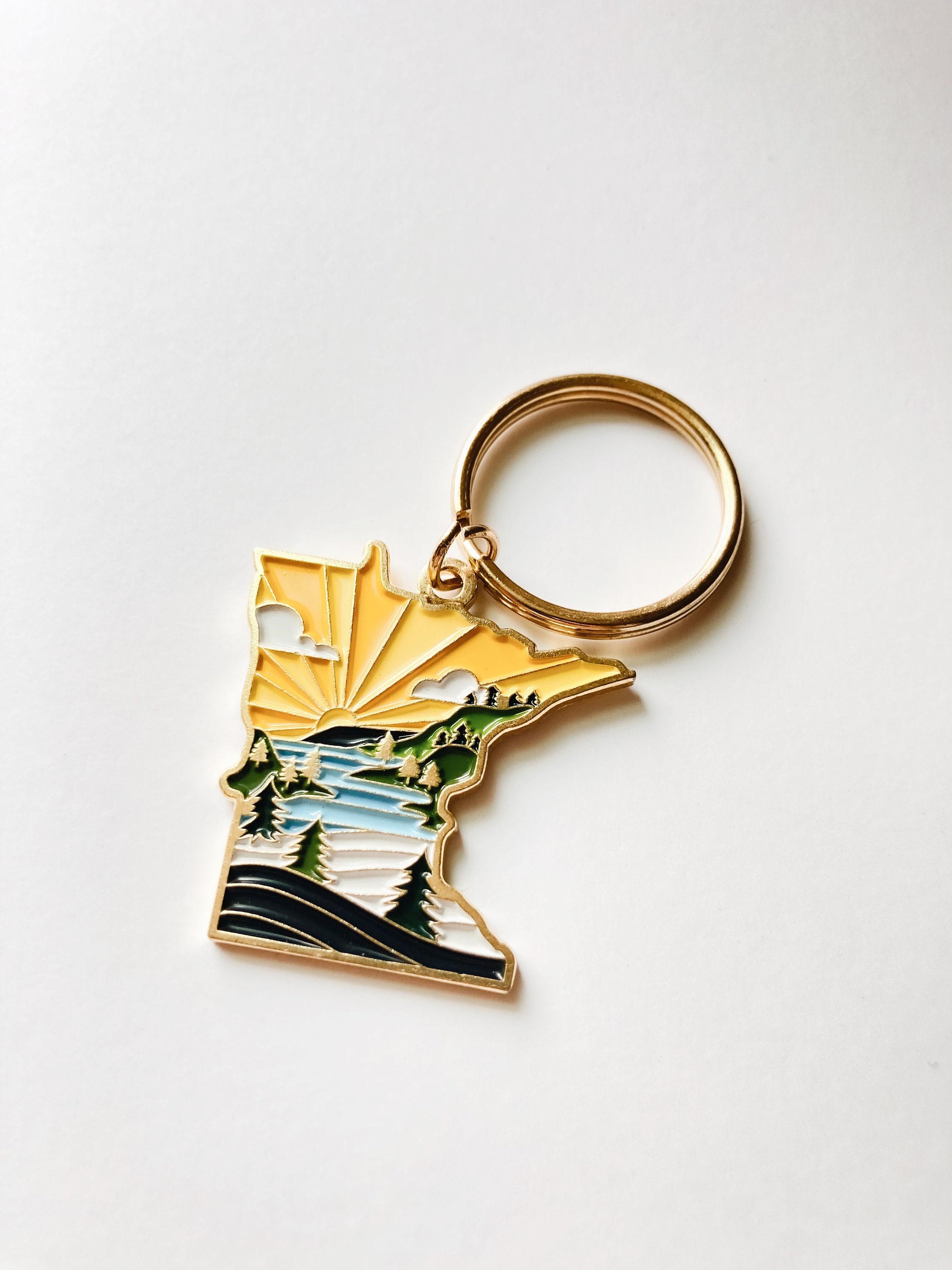 Minnesota Soft Enamel Keychain | Minnesota Outline Key Ring | Illustrated State Keychain 1.5&quot;