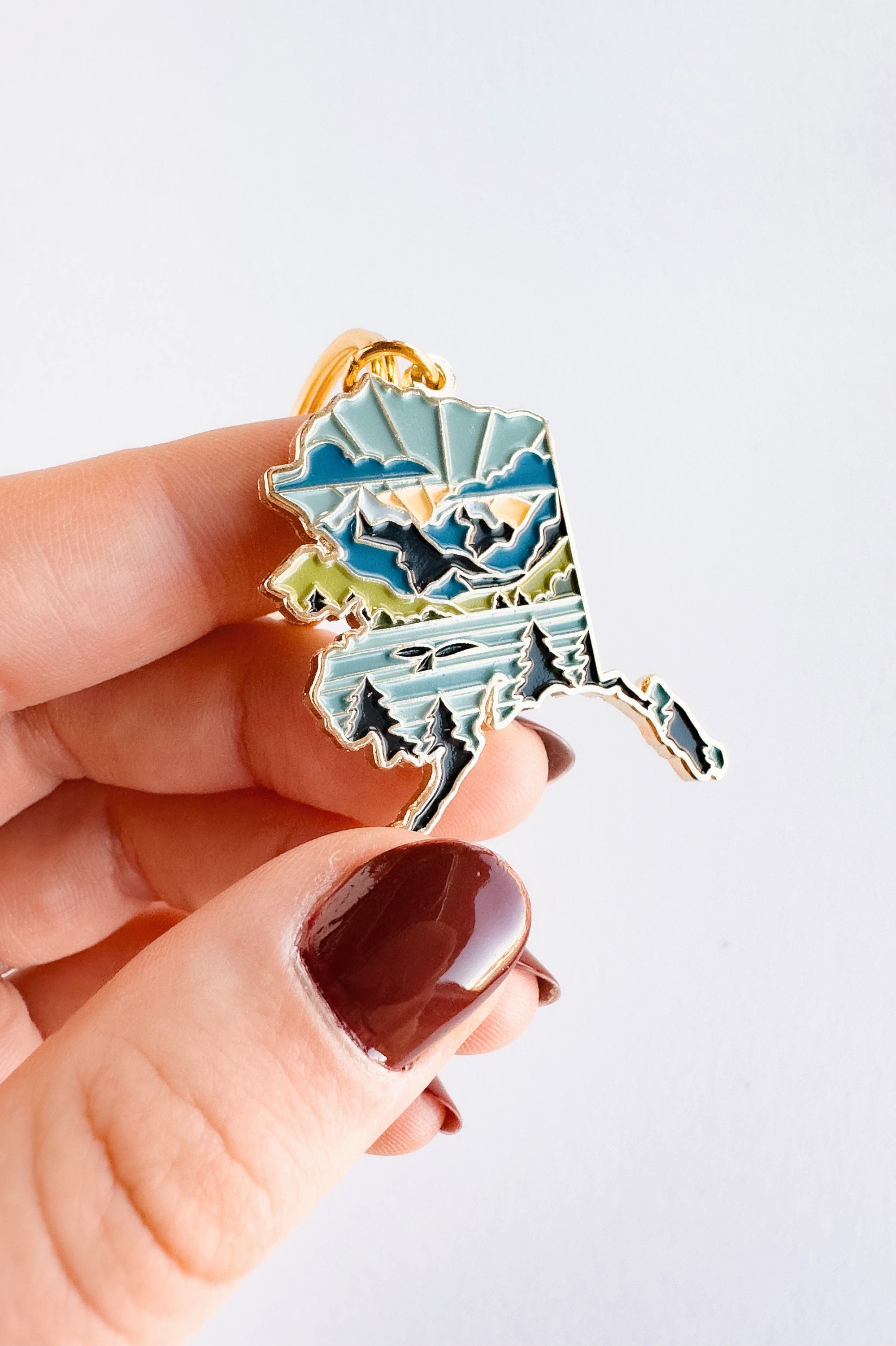 Alaska Enamel Keychain | Alaska Outline Key Ring | Illustrated State Keychain 1.5&quot;