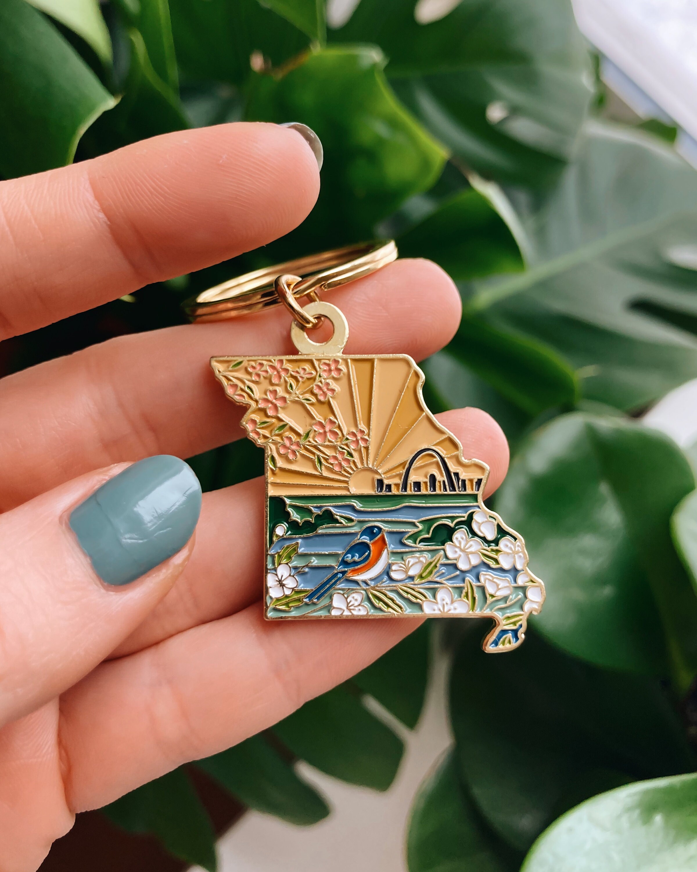 Missouri Gold Enamel Keychain | Missouri State Key Ring | Soft Enamel Illustrated State Keychain 1.5&quot;