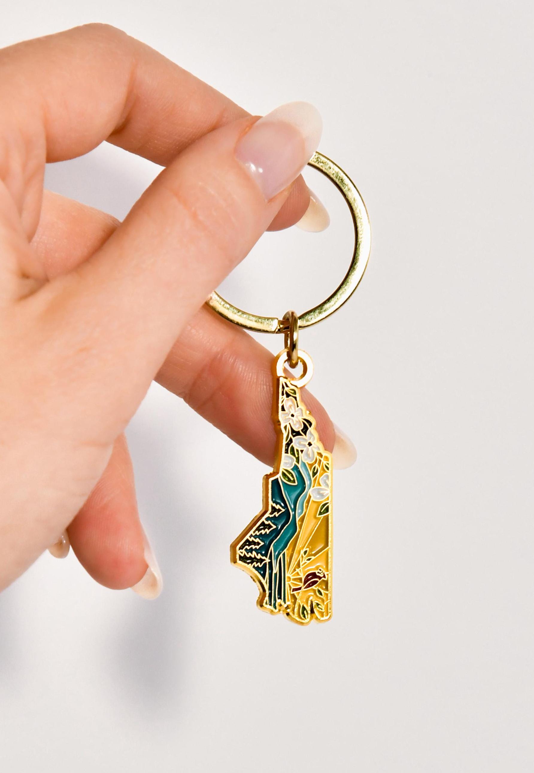 North Carolina Gold Enamel Keychain | North Carolina Outline Key Ring | Soft Enamel Illustrated State Keychain 1.5&quot;