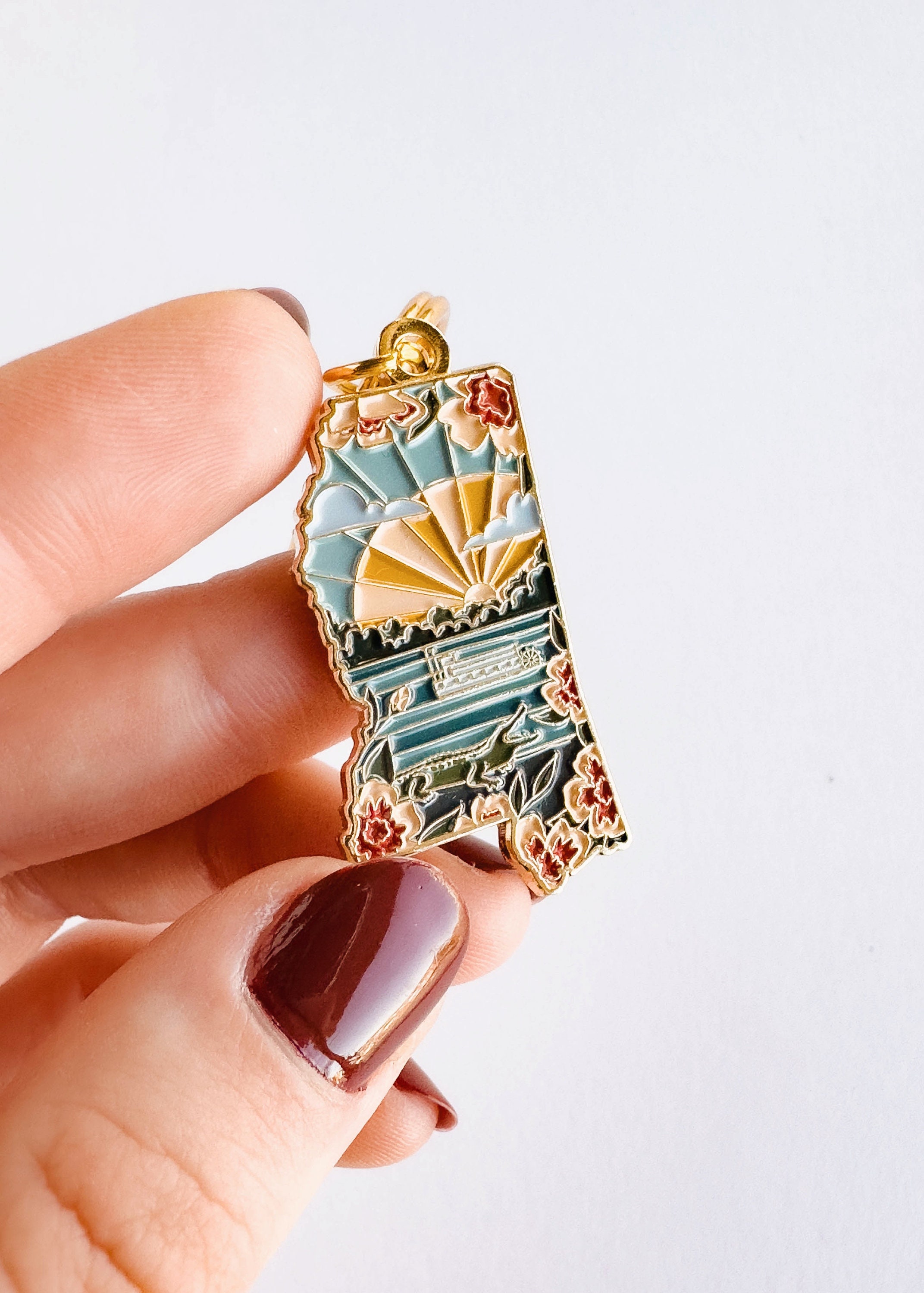 Mississippi Soft Enamel Keychain | Mississippi Outline Key Ring | Illustrated State Keychain 1.5&quot;