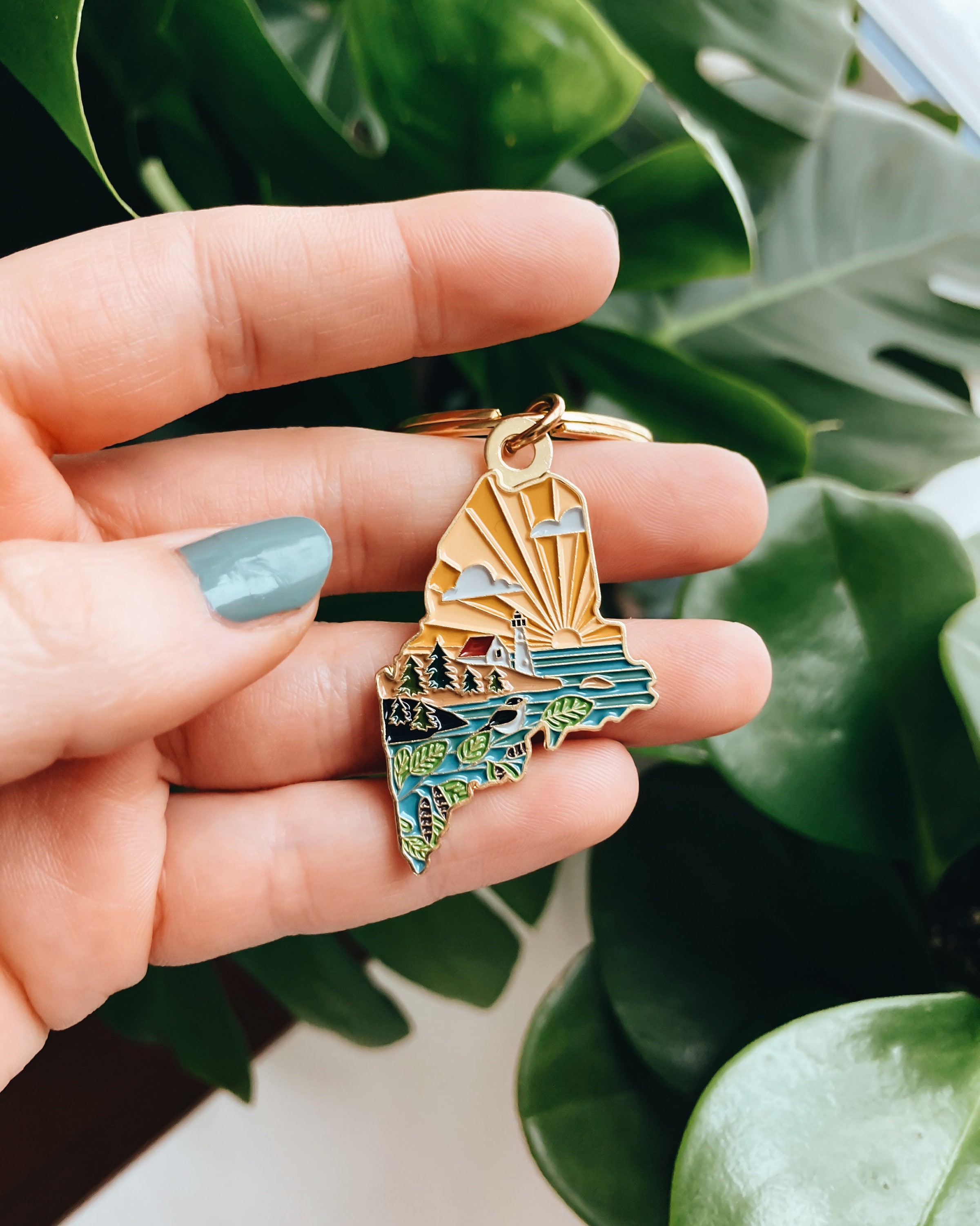 Maine Gold Enamel Keychain | Maine State Key Ring | Soft Enamel Illustrated State Keychain 1.5&quot;