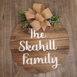 FREE SHIPPING Door Hanger // Farmhouse Decor // Mothers Day Gift // Family Sign // Round Wooden Sign //Custom Door Hanger