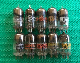 10 valvole termoioniche 5BQ7 5BQ7A prodotte negli Stati Uniti, nuove, nella confezione originale. Lotto di dieci.
