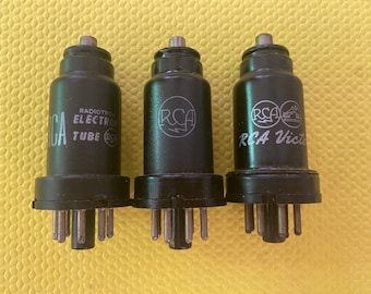 3 tubos de vacío 6B8 6B8G fabricados en EE. UU., nuevos en caja (NOS). Lote de tres.