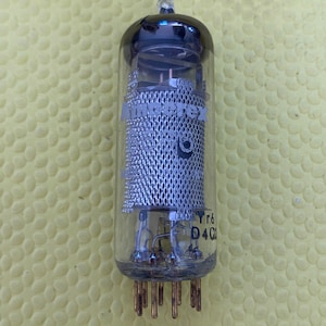 Tube E80CF GOLD PINS TELEFUNKEN NOS NIB en boîte d'origine