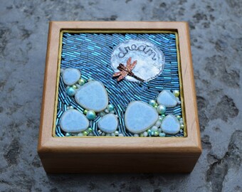 Mosaic Box, Dragonfly mosaic, beaded mosaic box, mixed media mosaic, keepsake box, inspirational art, bead mosaic