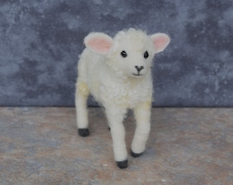 Needle felted lamb, wool lamb, felted sheep, wool sculpture, woolen lamb, spring decoration, wool animals