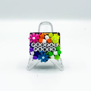 Regenbogen &#39;Prozac Power&#39; Pillendose: Lustig sarkastisch verblendetes Pillendose