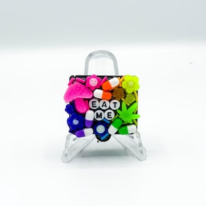 Regenbogen &#39;Eat Me&#39; Pill Organizer: Lustige sarkastische Blendetui