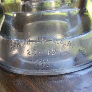 Vintage 1920's Whithall Tatum Model 1 Clear Insulator image 2