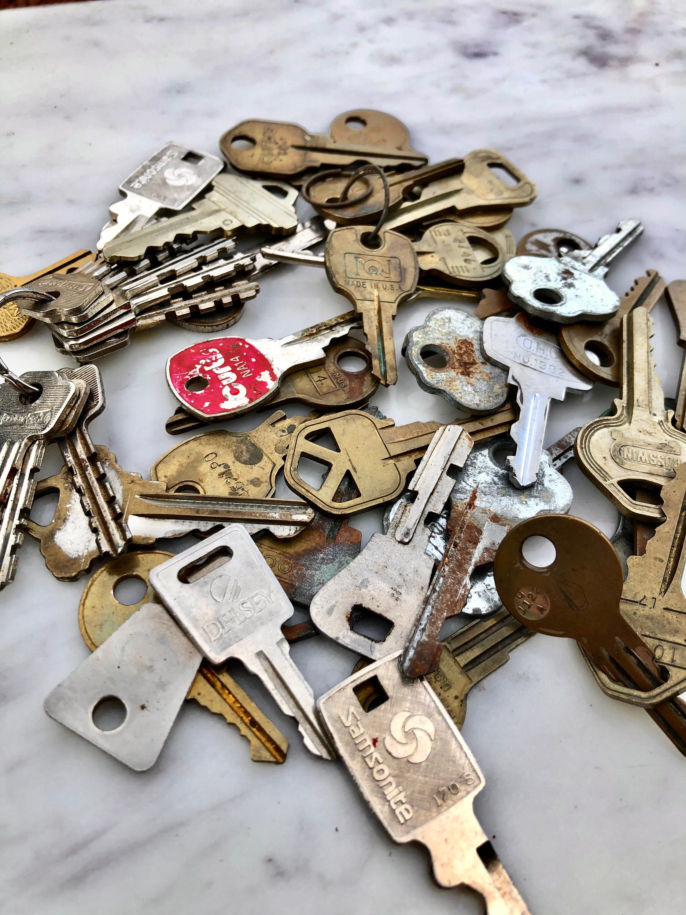 Vintage Bundle 50 / AUTO KEYS / Old Car Keys Rusty Keys Automobile