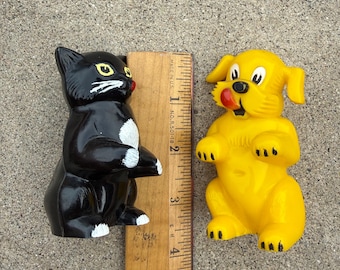 Vintage Ken-L-Ration Promotional Fido and Fifi Salt Pepper Shaker Set