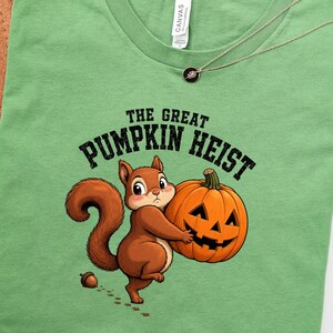 Funny Squirrel Halloween Shirt, The Great Pumpkin Heist Tee, Jack O Lantern Funny Gift, Trick Or Treat Unisex T-Shirt