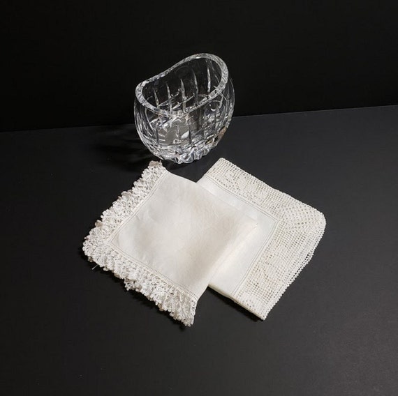 Vintage handkerchiefs, White on white linen and l… - image 1