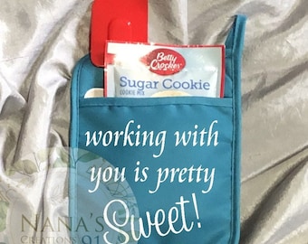 Custom Potholder Set, Co-Worker Gift, Pocket Potholder, Personalized Potholder Gift, Spatula & Cookie Mix, Employee Gift, Christmas Gift Set