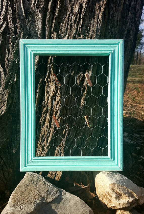 DIY Chicken Wire Frame Display