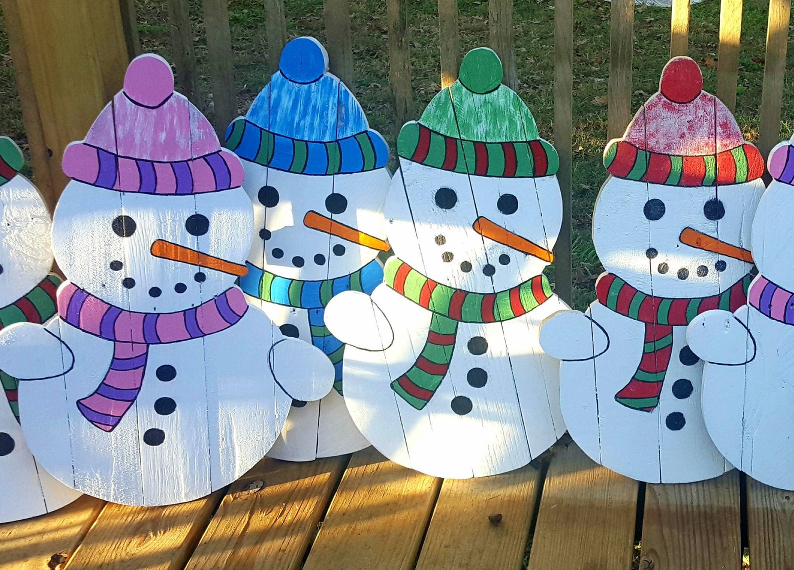 Bonhomme de neige en bois, bonhomme de neige en palette, décoration de