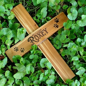 Personalized Pet Memorial Cedar Cross, Custom Pet Memorial Cross, Rustic Cedar cross, Pet Name Cross, Personalized Pet Cross Memorial Garden