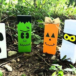 Wooden Halloween Decor Set of 5, Halloween Character Blocks, Scarecrow, Mummy, Frankenstein, Ghost, Black Cat image 5