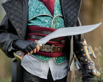 Assassin's Kukri Knife - New and Improved - Prop blade - Costume weapon - Assassin's video game prop