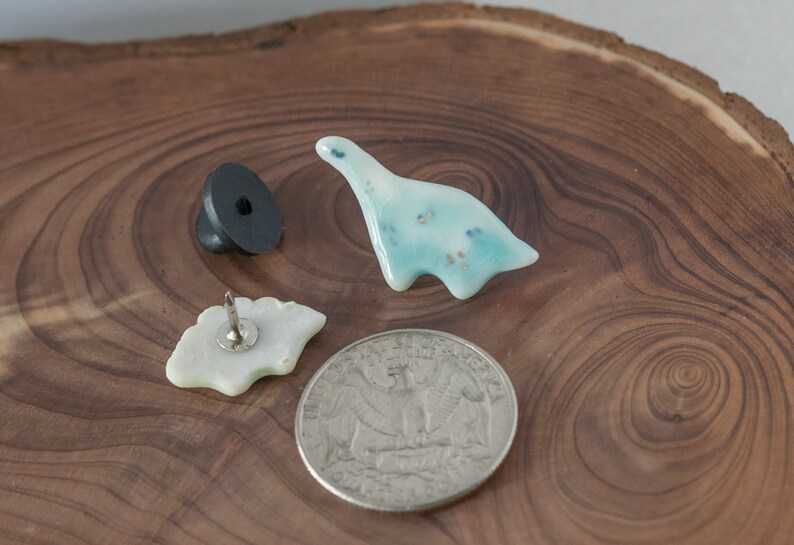 Alilang Silvery Brontosaurus Brooch - Rhinestone Dinosaur Crystal Critter Pin - View #7