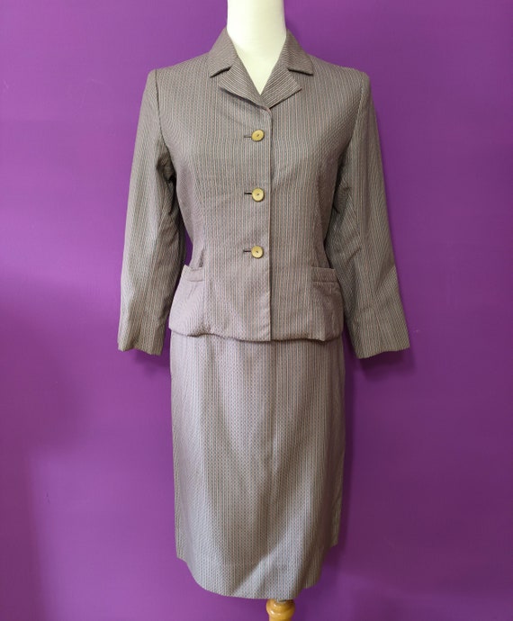 Vintage 1940s Grey and Pink Pin Stripe Wool Suit … - image 2