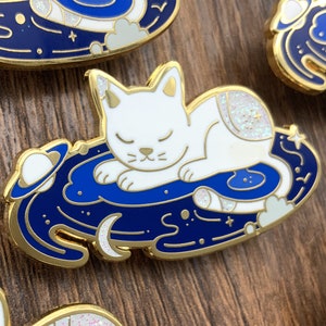 Space cat pin, galaxy cat, enamel pin, space enamel pin, cute cat pin, galaxy cat, space cat, space pin