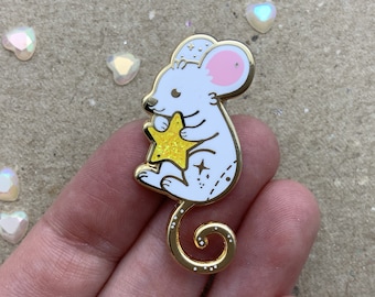 Star-catching Mouse : a cute  - kawaii pins - cute enamel pins - mouse enamel pin- mouse jewelry- cute pins