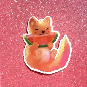 Autocollant petit chat avec un pastèque || sticker d'animal mignon qui mange un fruit : finition brillante