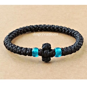 Griekse handgemaakte komboskini, orthodoxe armband, chotki, 40 knopen gebedstouw, zwart satijnen koord, blauwe kralen, zwart kruis, christelijk cadeau #B0123