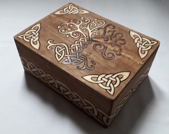 Boite en bois gravé, coffret viking, motif celtique, Yggdrasil, arbre de vie et entrelacs, boite à bijoux, scandinave, noeuds celtes