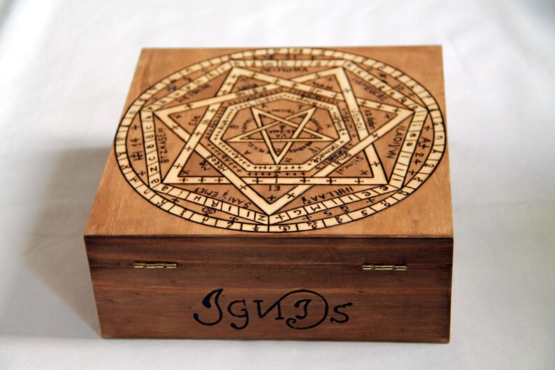 Wooden storage box, carved with magic and alchemic pattern, like the heptagram of John Dee image 5
