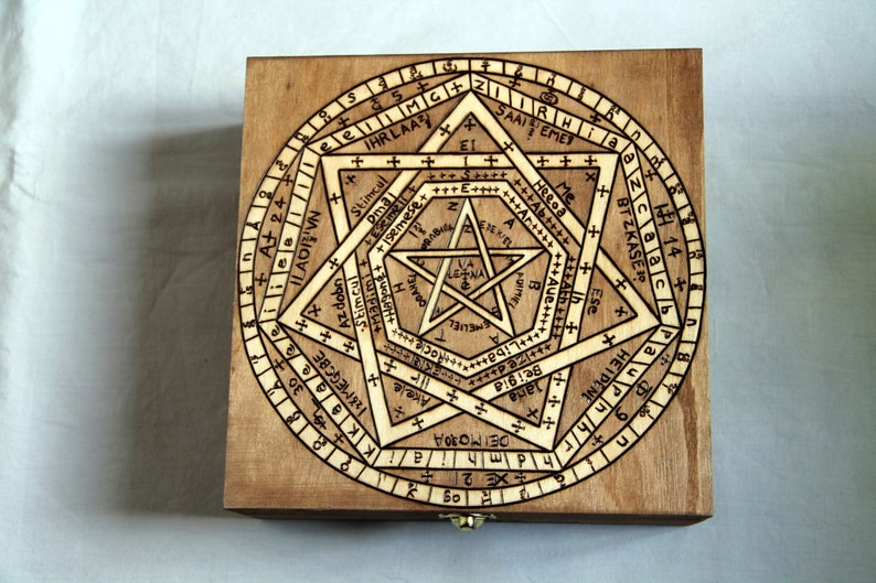 Wooden storage box, carved with magic and alchemic pattern, like the heptagram of John Dee image 2